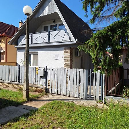 Nikolett Apartman Hajdúszoboszló المظهر الخارجي الصورة